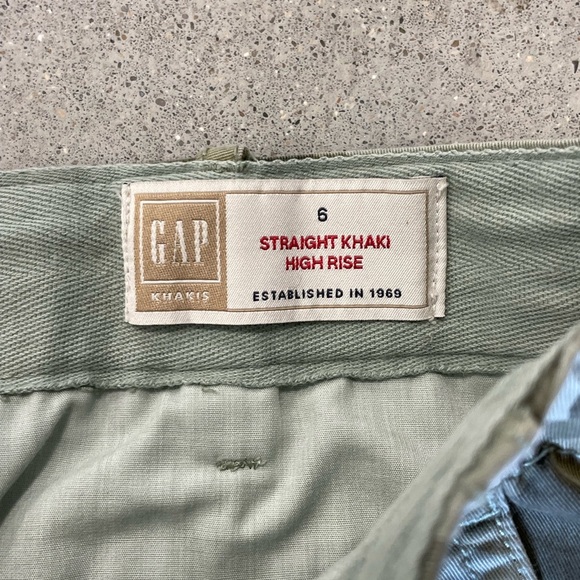 GAP Woman’s Camo Straight Khaki High Rise pants size 6 outdoor hiking country - Picture 4 of 7